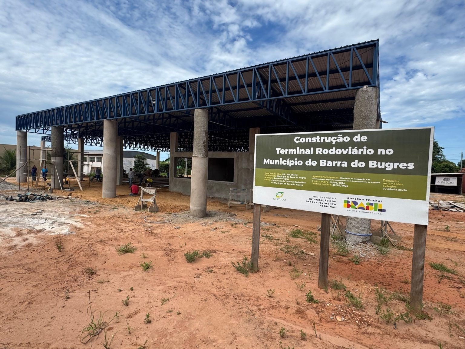 Homem é morto a facadas após briga em banheiro de rodoviária de Barra do Bugres (MT)