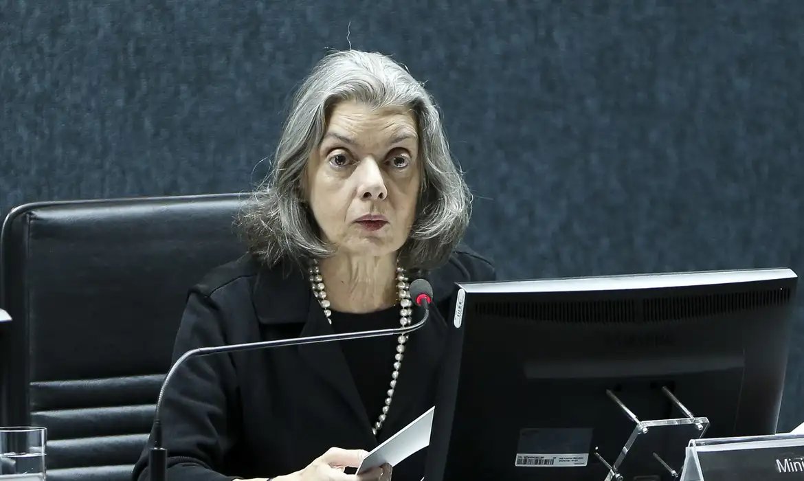 Cármen Lúcia apresenta regras para atuação de juízes nas eleições 