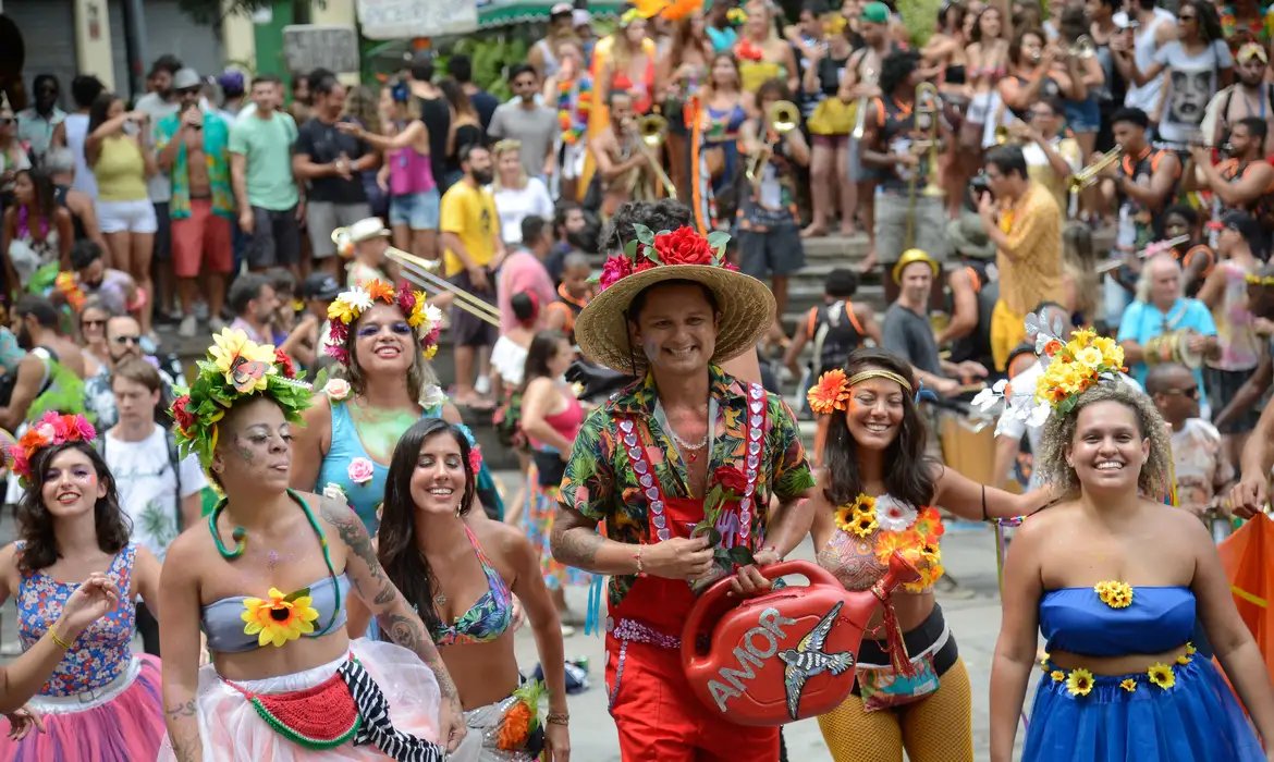 Primeira marchinha, primeiro samba: conheça curiosidades do Carnaval