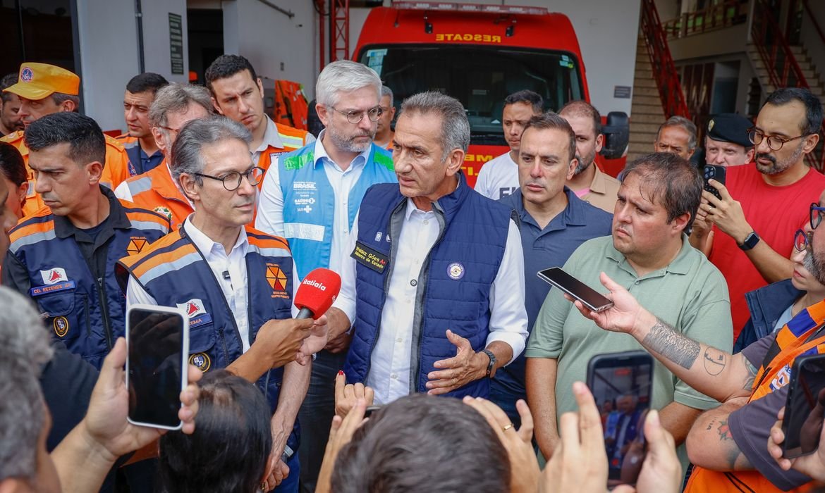 Ministro diz que equipes federais permanecerão na Zona da Mata mineira