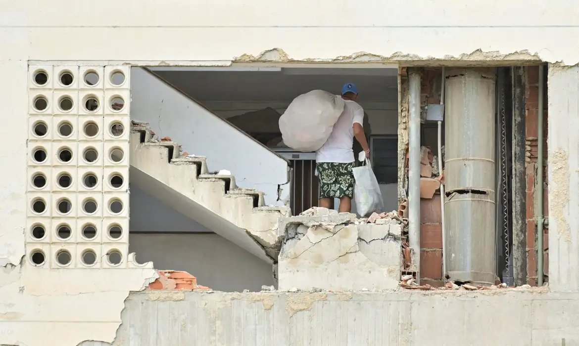 Número de mortos por terremoto na Venezuela se aproxima de 1.500