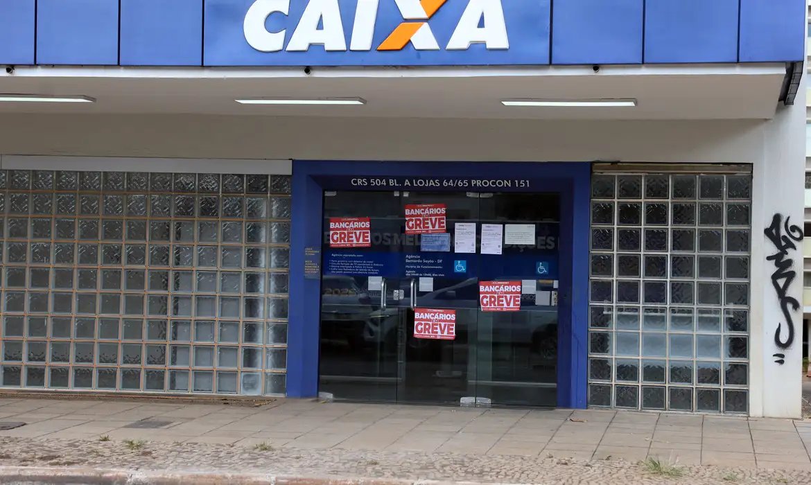 Caixa entra em greve nacional; BB tem paralisação parcial