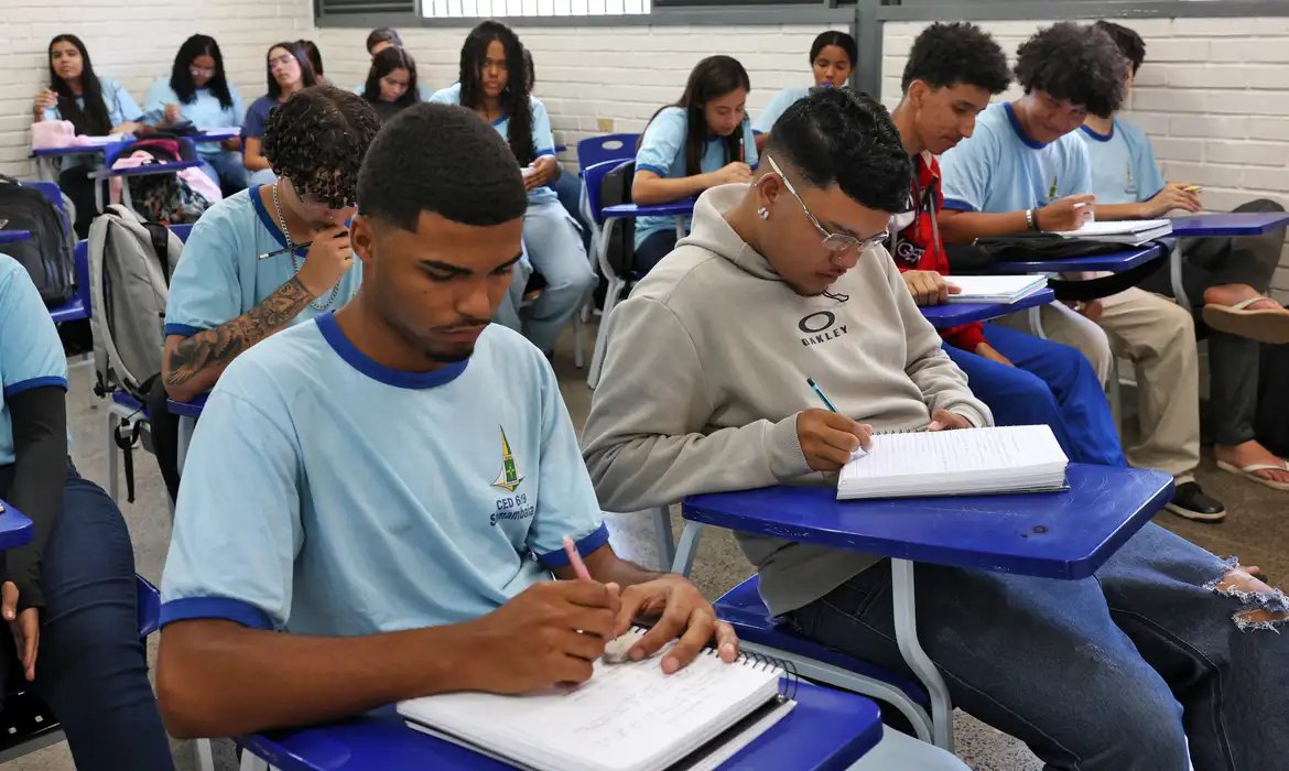 Pé-de-Meia: nascidos em setembro e outubro recebem 8ª parcela