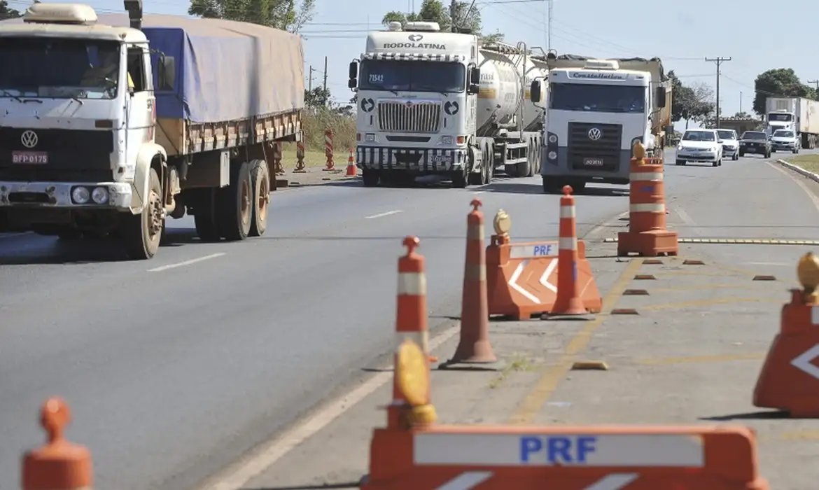 PRF: quase 44% das mortes nas estradas envolvem veículos de carga