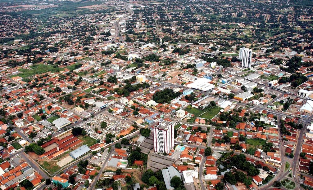 Moradores de Várzea Grande (MT) recebem visitas do IBGE para pesquisa de saúde; veja como identificar entrevistadores