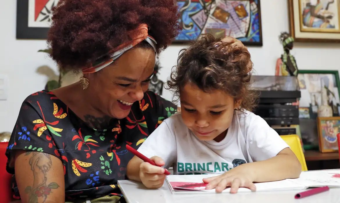 Trilha sonora do Dia das Mães embala afetos, lembranças e amores