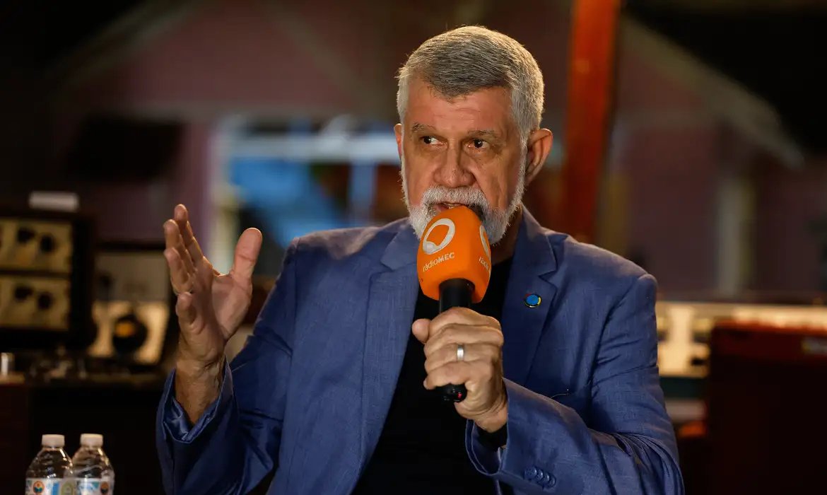 Wagner Gomes, do programa Ginástica no ar, da Rádio MEC, é homenageado