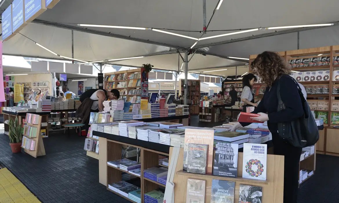 Feira do Livro de SP terá participação de diretor da EBC em painel