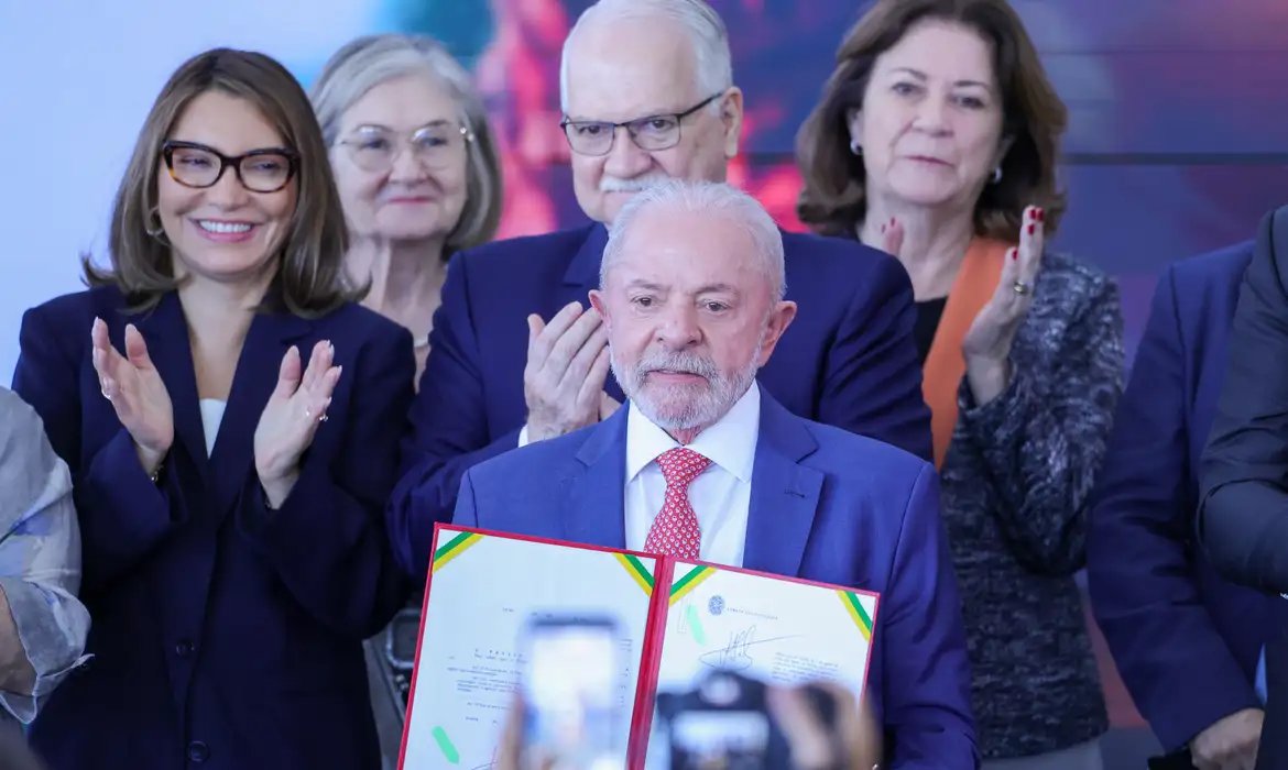 Lula sanciona lei que cria Cadastro Nacional de Agressores de mulheres