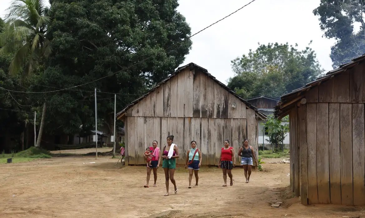 IBGE aponta aumento no número de línguas e etnias indígenas no país