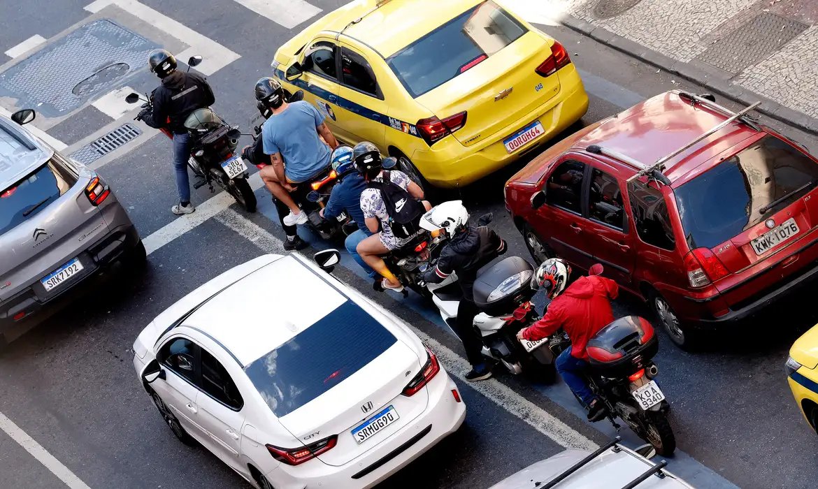 Mortes envolvendo moto aumentam com expansão da economia de aplicativo