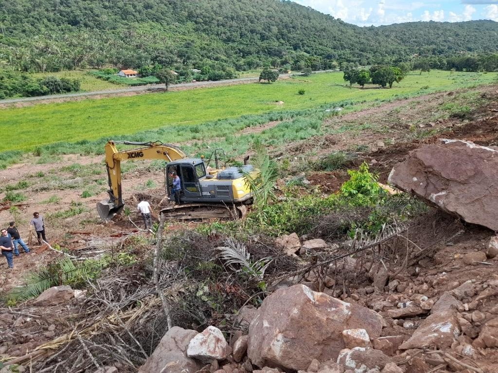 Equipamentos usados para desmate ilegal são apreendidos em área de conservação de MT