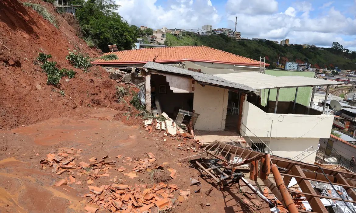 Chuvas: número de mortes na Zona da Mata mineira sobe para 65