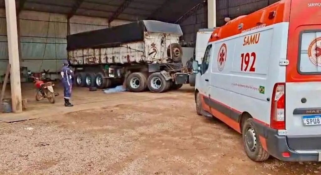 Mecânico morre após ser atropelado por caminhão em manutenção em MT