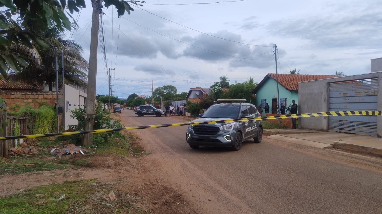 Suspeito morre em troca de tiros com PM dentro de casa em MT