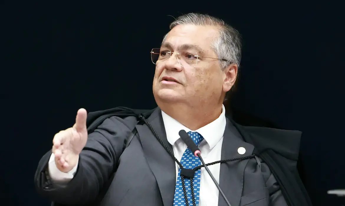 Dino nega pedido de soltura de Deolane Bezerra