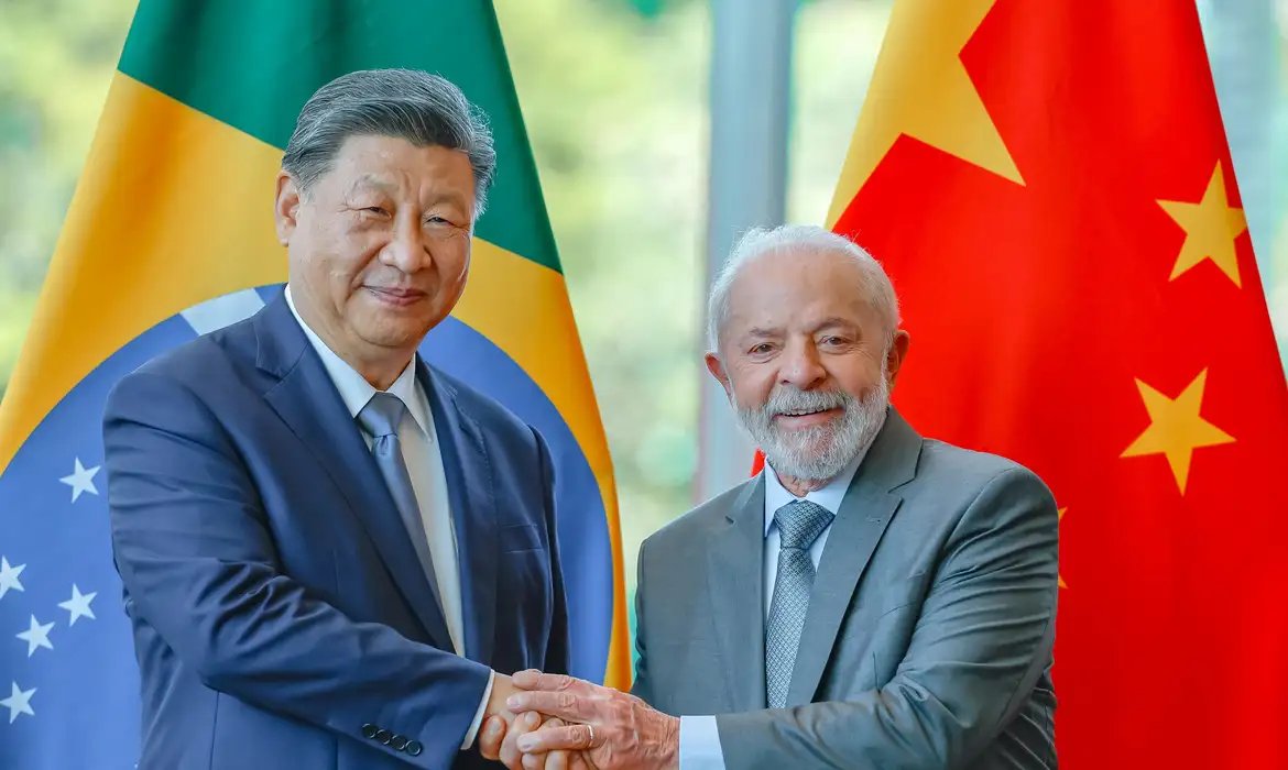 Xi Jinping garante a Lula apoio da China em tempos \"turbulentos\"