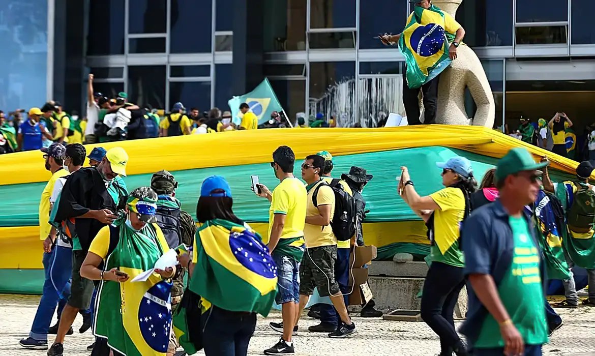 STF já condenou mais de 800 réus pela trama golpista