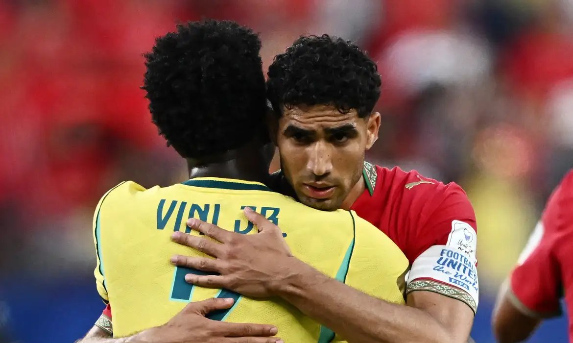 Vinícius Júnior admite atuação ruim do Brasil: \"Precisamos melhorar\"