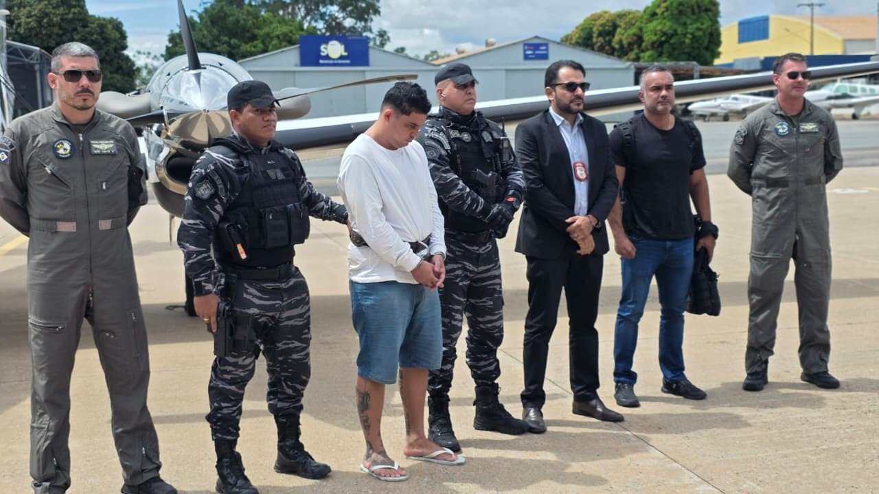 Criminoso escondido no Complexo do Alemão por matar PM é transferido para Mato Grosso