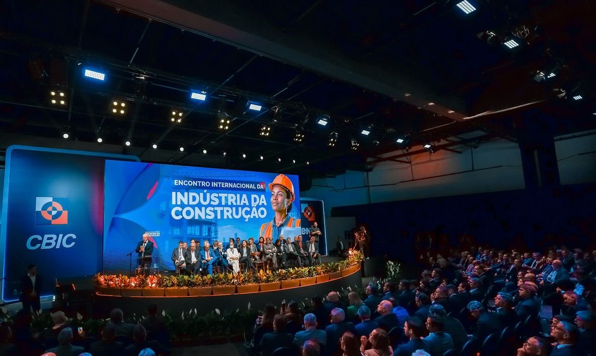 Lula pede estudo sobre baixa adesão ao programa Reforma Casa Brasil