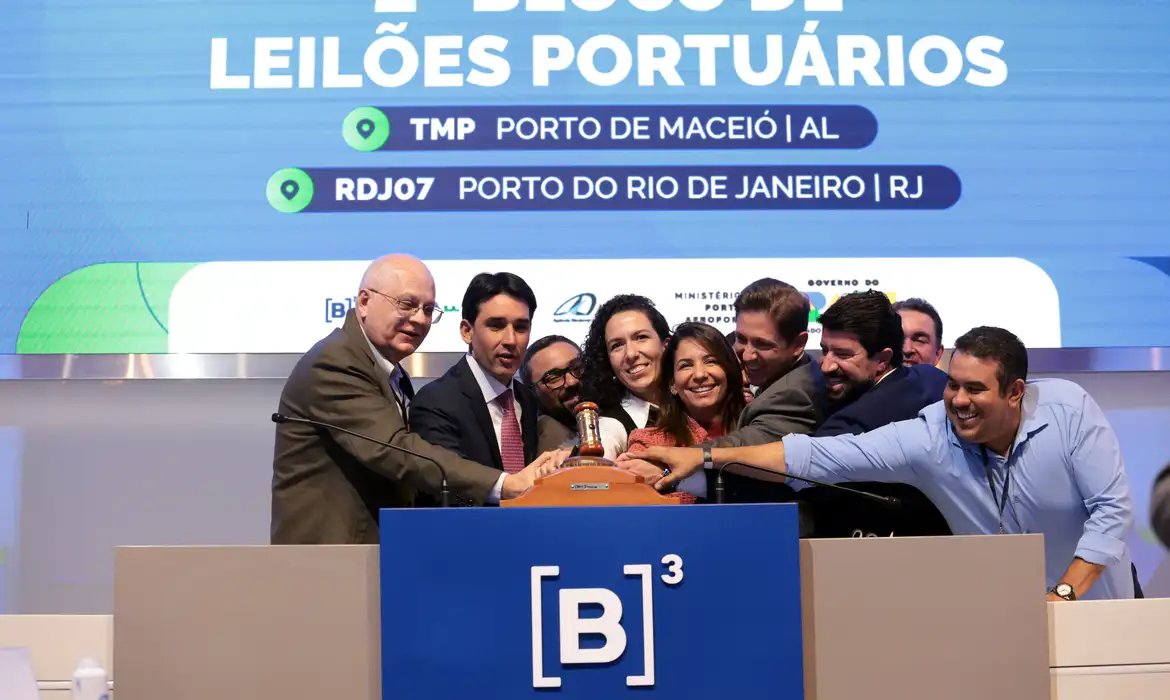 Petrobras e Britto-Macelog vencem leilões portuários em São Paulo