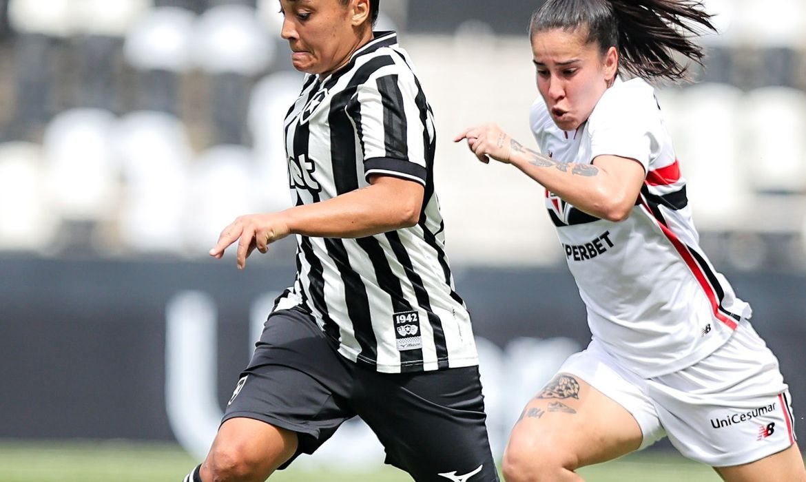 Brasileiro Feminino: São Paulo goleia, iguala líder e afunda Botafogo