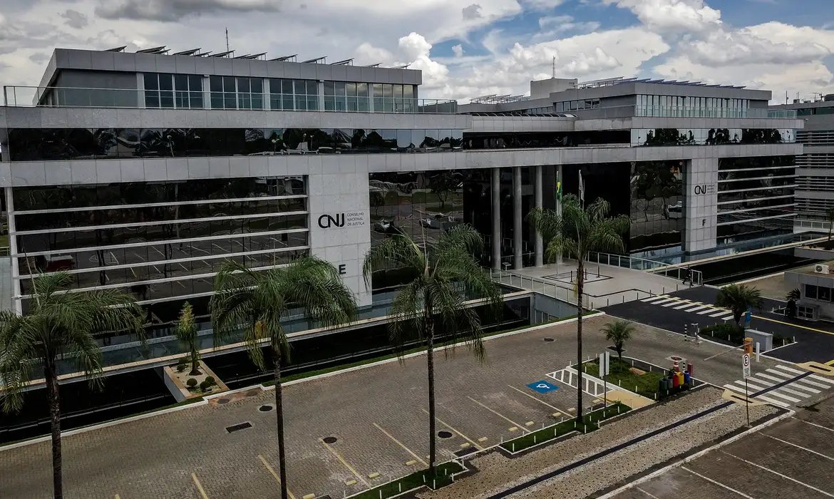 CNJ acaba com aposentadoria compulsória como punição máxima para juíz