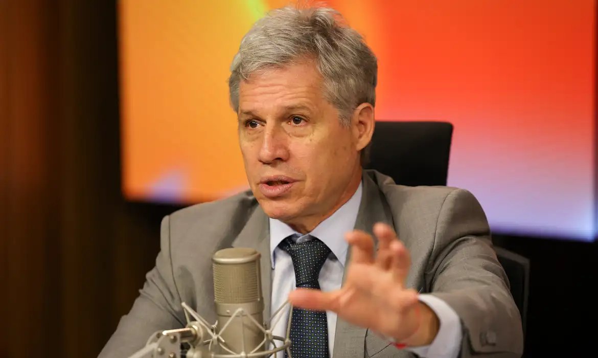 Paulo Teixeira destaca impacto das mudanças climáticas na agricultura