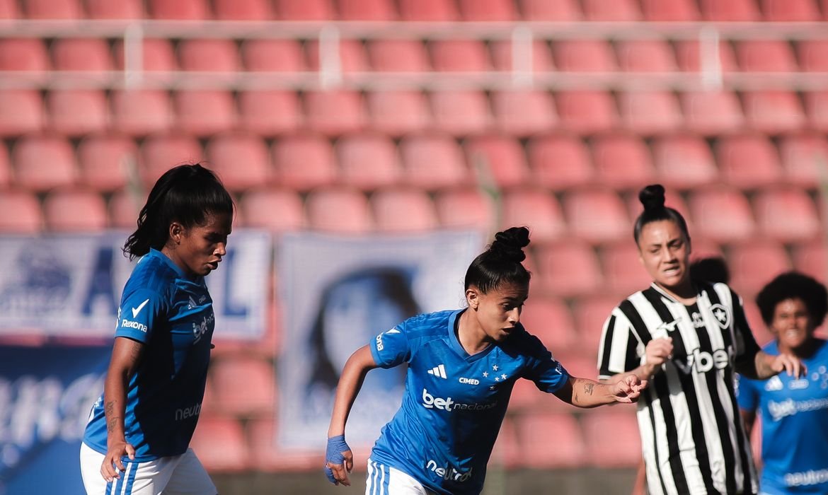 Cruzeiro vence Botafogo no Brasileirão Feminino 