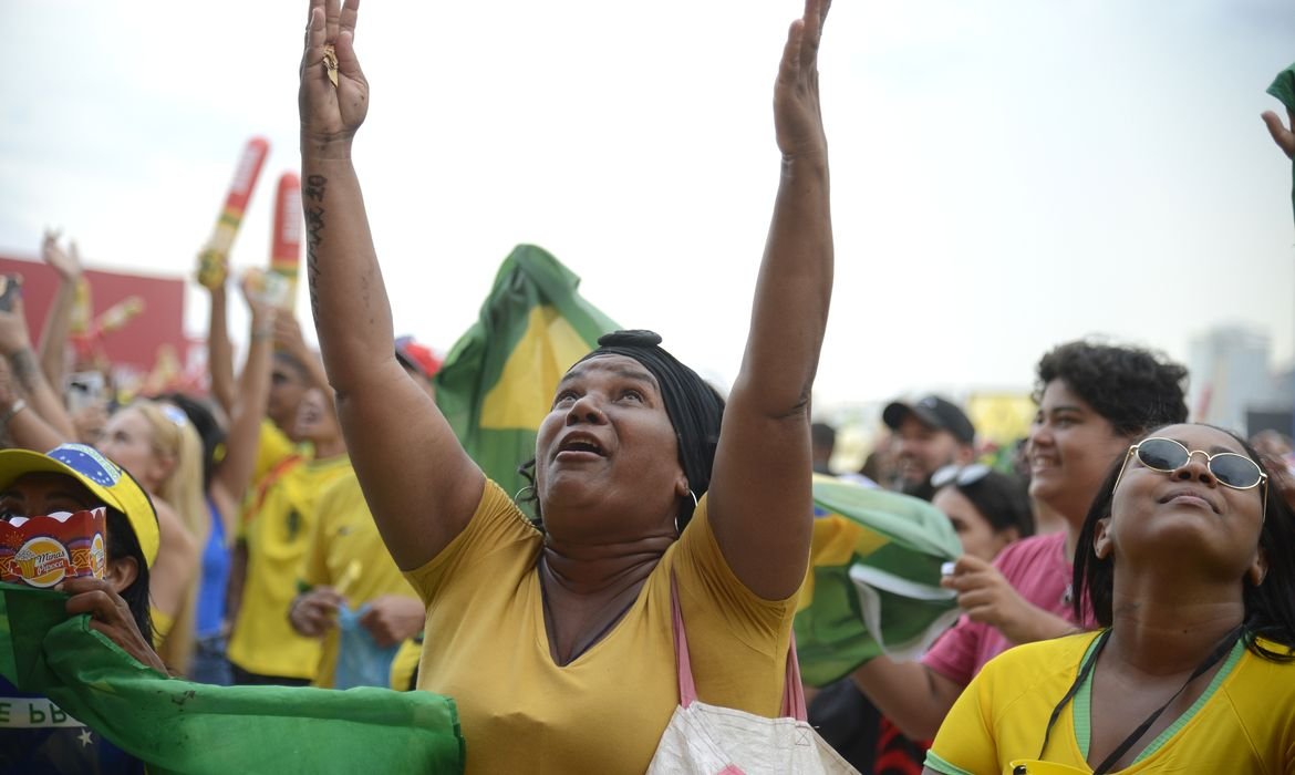 PM reforça a segurança em pontos de concentração de torcedores no Rio