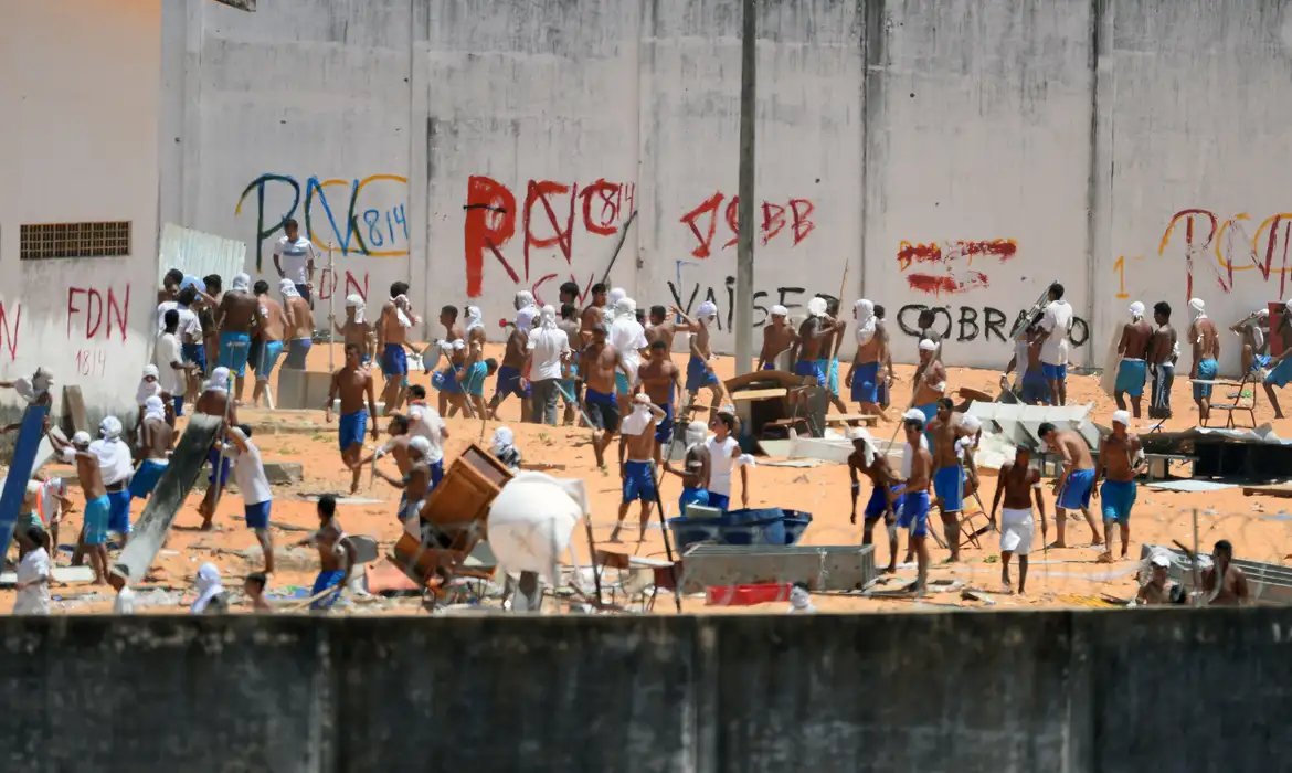 Classificar PCC e CV como terroristas não ajuda o Brasil, diz promotor