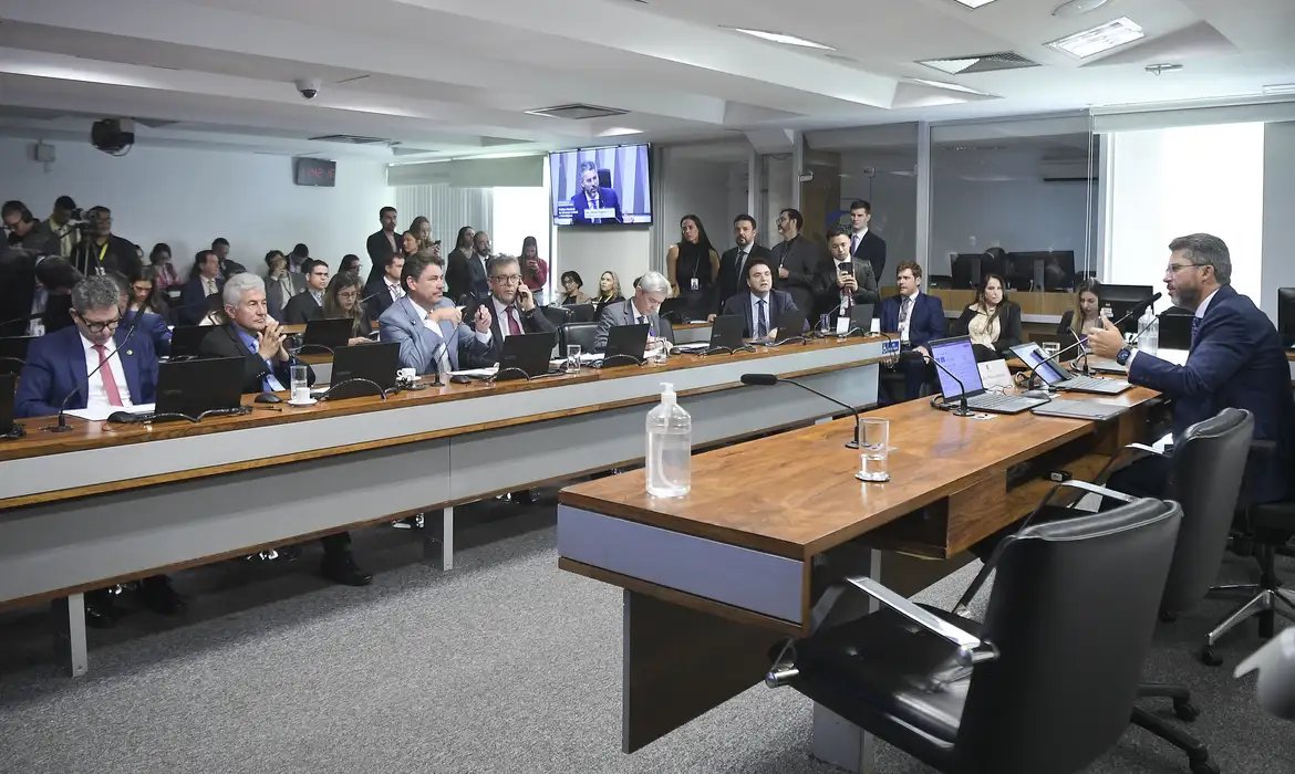 Pedido de vista adia votação da Política de Minerais Críticos