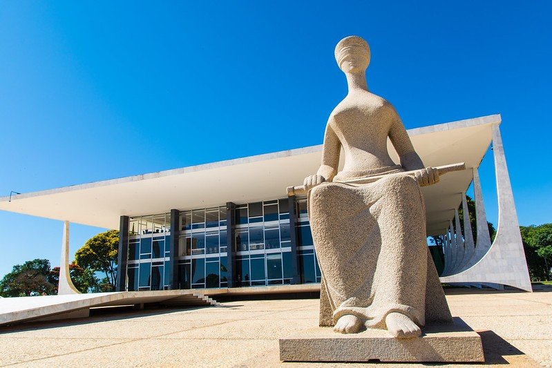 Pedreiro em escala 6x1 tem CLT negada por decisão do STF
