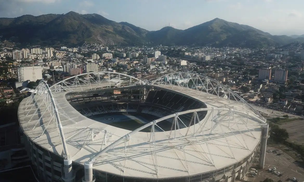 Ventania no Rio adia Botafogo x Fluminense pelo Brasileirão Feminino