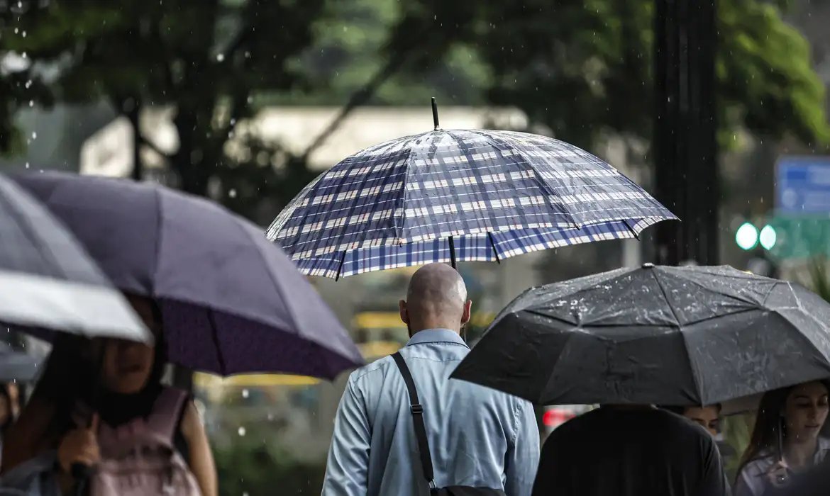 Defesa Civil alerta para chuva intensa nos primeiros dias do ano em SP