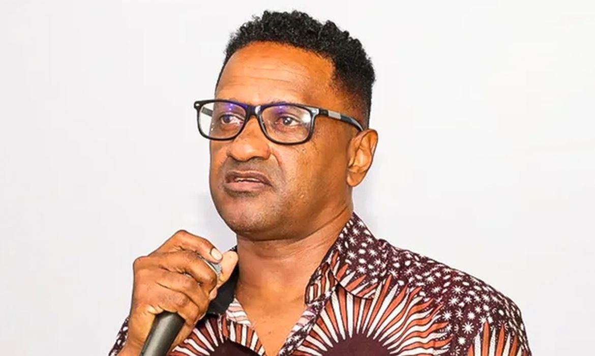PSTU tem o professor de história Hertz Dias como presidenciável