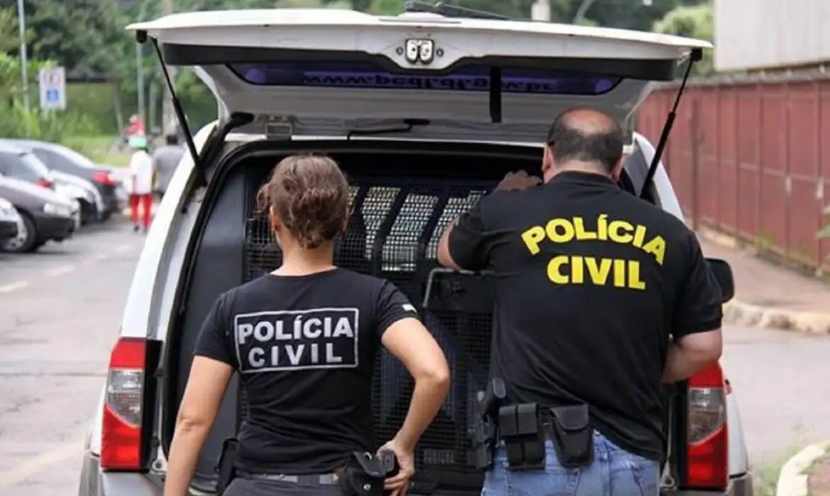 Polícia abre inquérito sobre arma apreendida atribuída a Bolsonaro