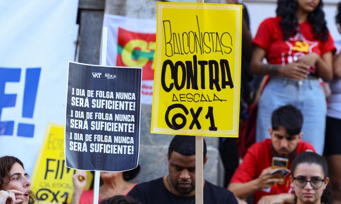 Comissão da Câmara começa a analisar relatório do fim da jornada 6X1