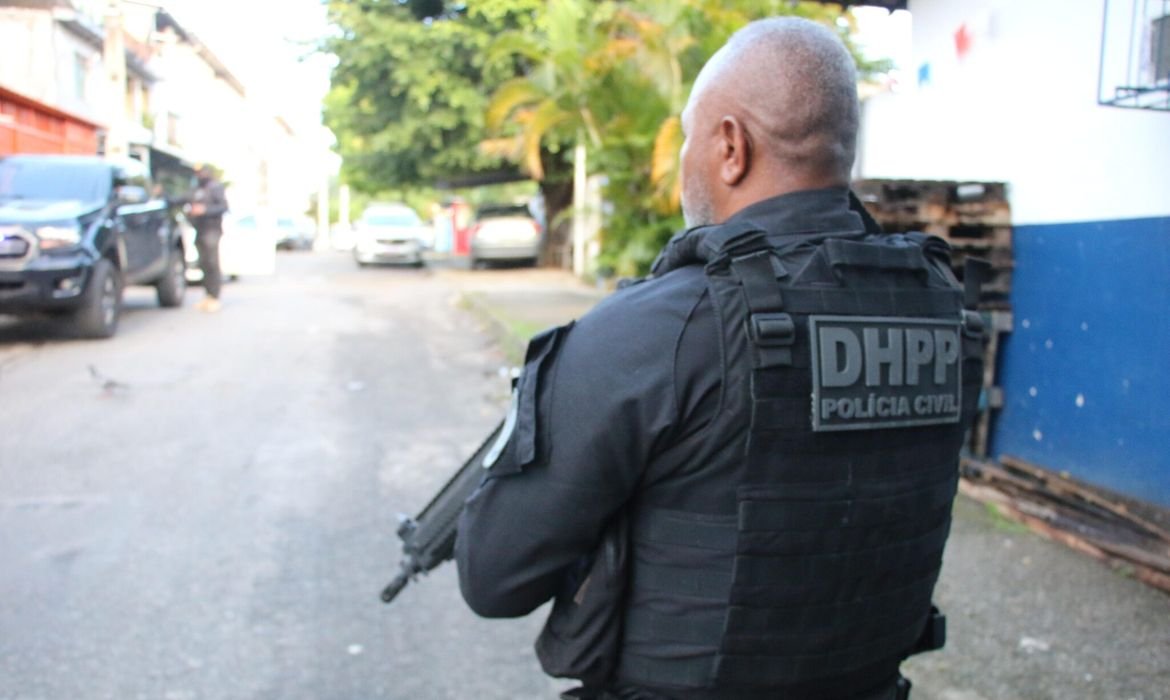 Polícia Civil da Bahia bloqueia milhões de comércio ilegal de armas