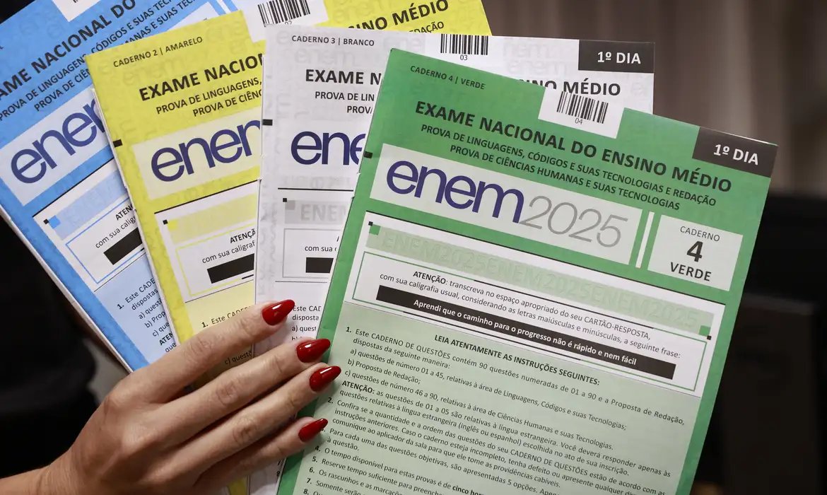 Enem 2025: divulgados gabaritos e cadernos de provas do 2º dia 