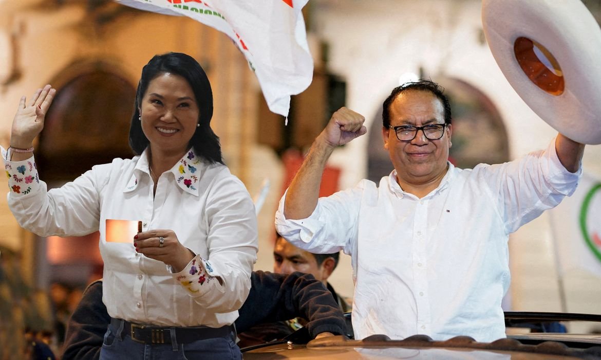 Eleições Peru: Fujimori vira sobre Sánchez com diferença de 561 votos