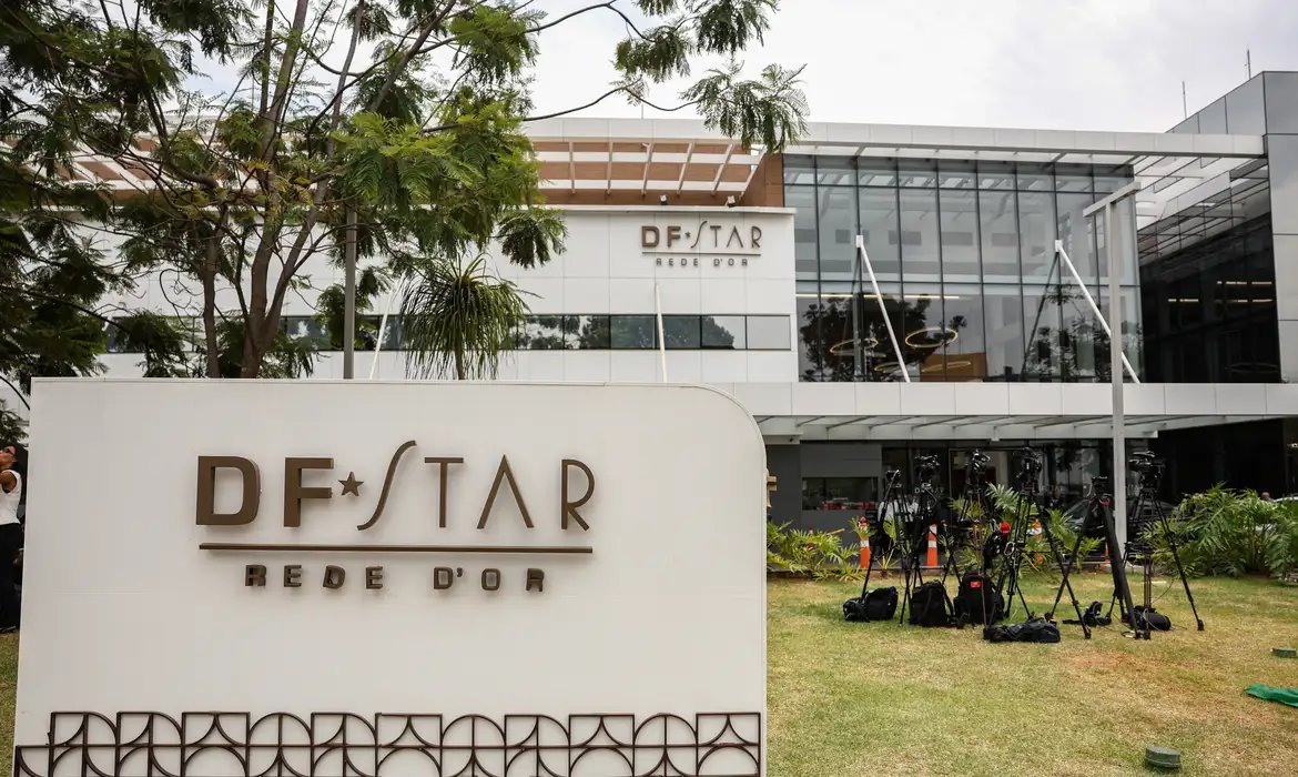 Bolsonaro deixa a UTI, mas não tem previsão de alta hospitalar