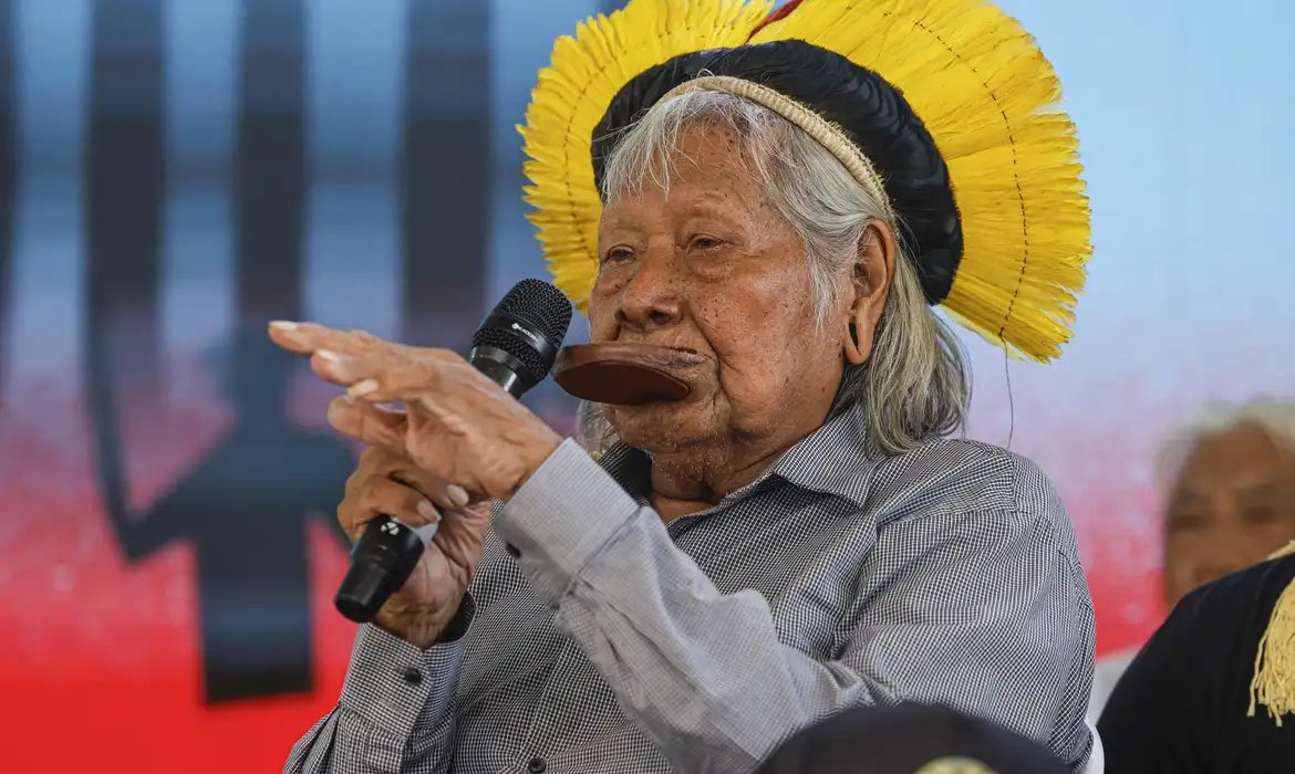 Cacique Raoni volta a ser internado no Mato Grosso, em estado grave