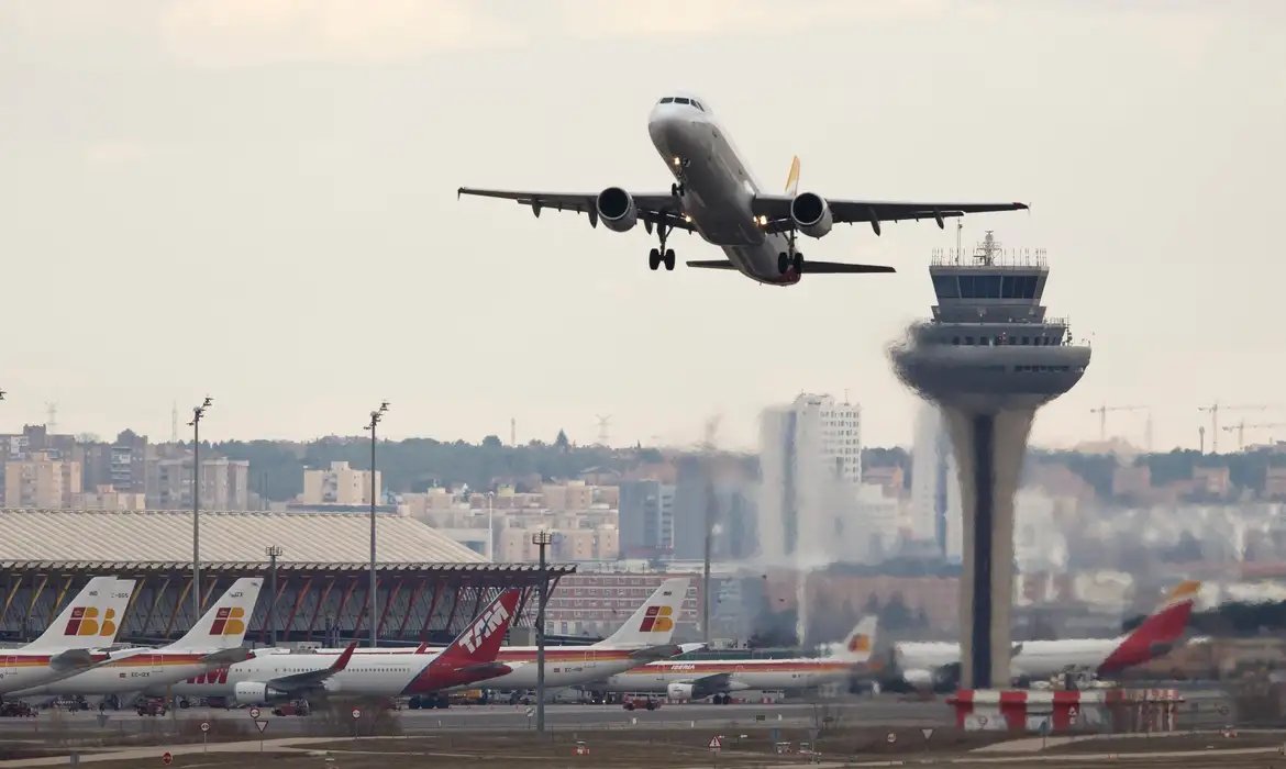 Espanha fecha espaço aéreo para aviões dos EUA envolvidos na guerra 