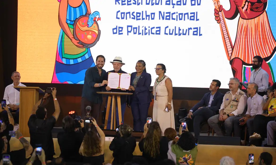Lula anuncia ações para fortalecer culturas tradicionais e populares