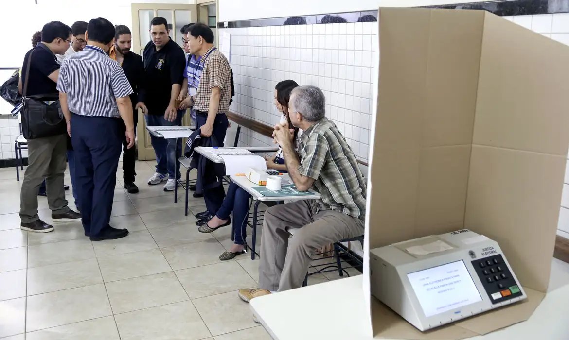 Justiça Eleitoral começa a convocar mesários para eleições de outubro