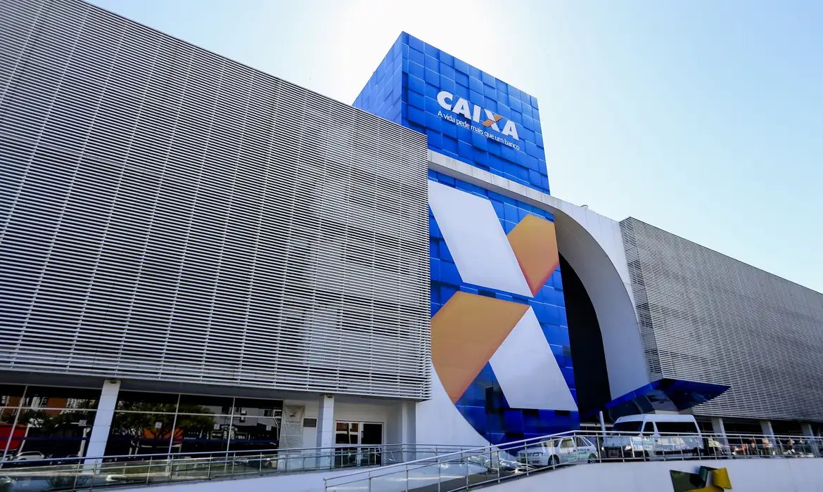 Caixa e BB liberam abono salarial para nascidos em maio e junho