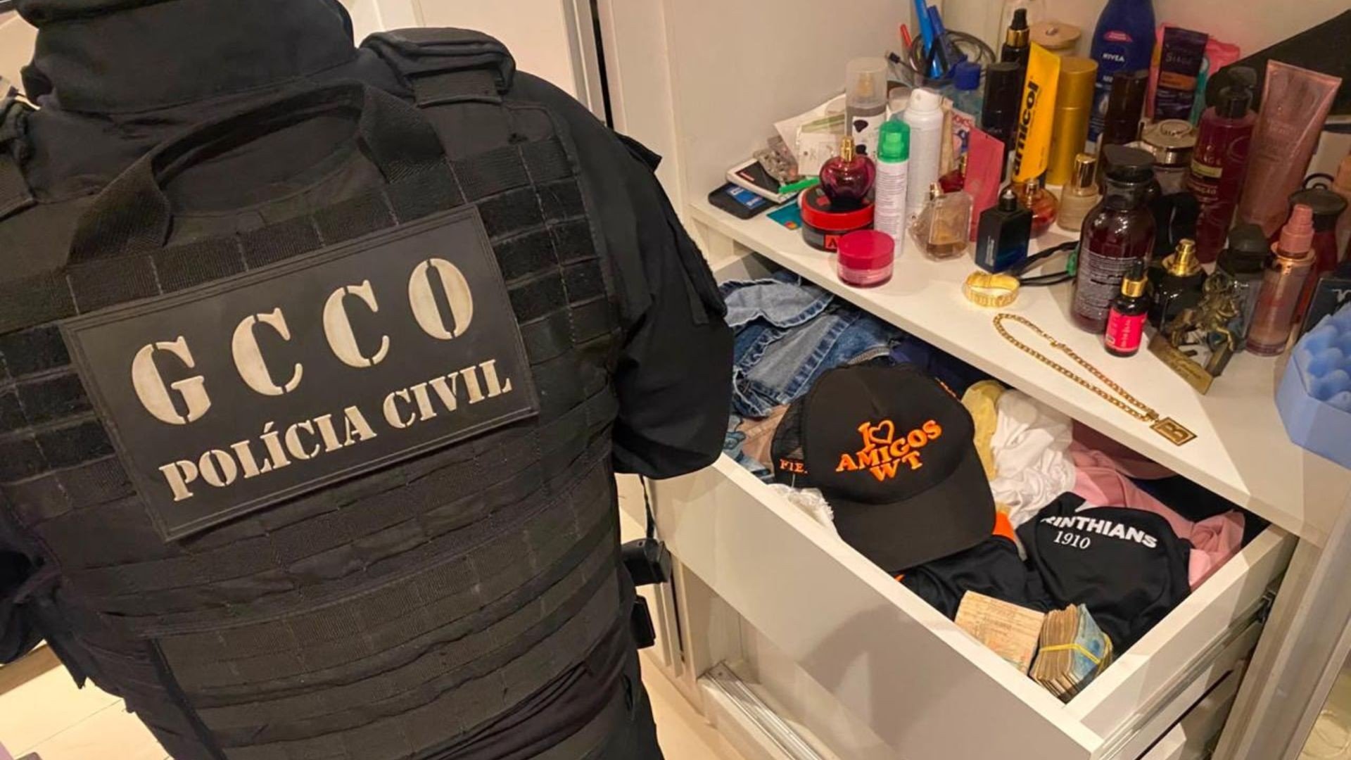 Operação contra facção bloqueia R$ 32 milhões e cumpre prisões em MT e outros 2 estados