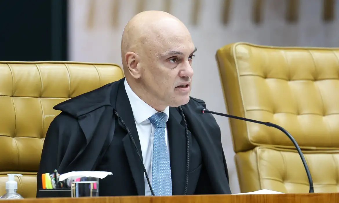Moraes dá 10 dias para PF ouvir Flávio em caso de calúnia contra Lula 